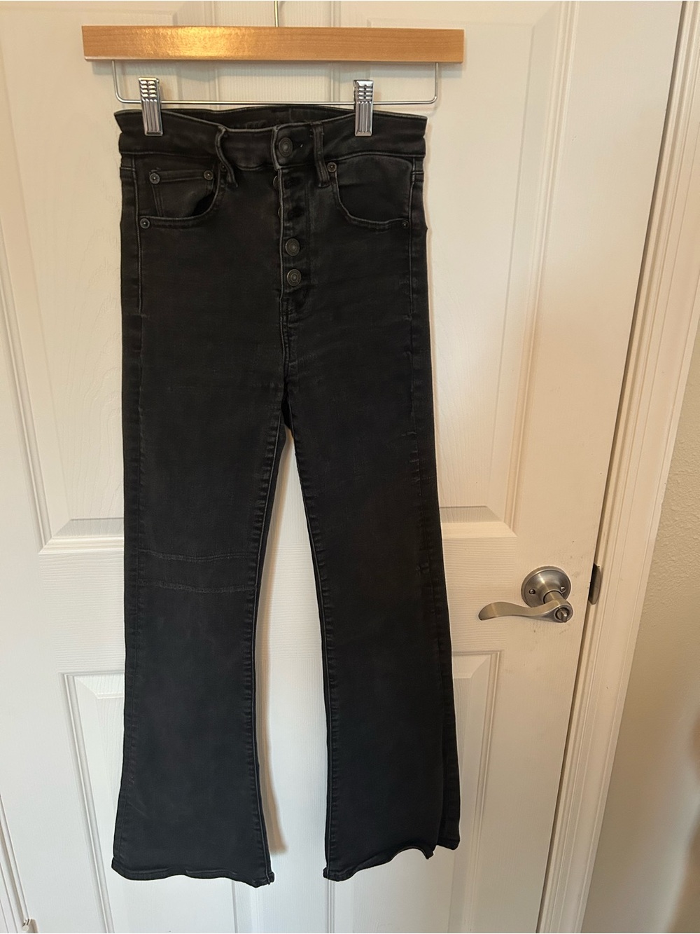 American Eagle Outfitters Black High-Rise Flare Jeans size 00